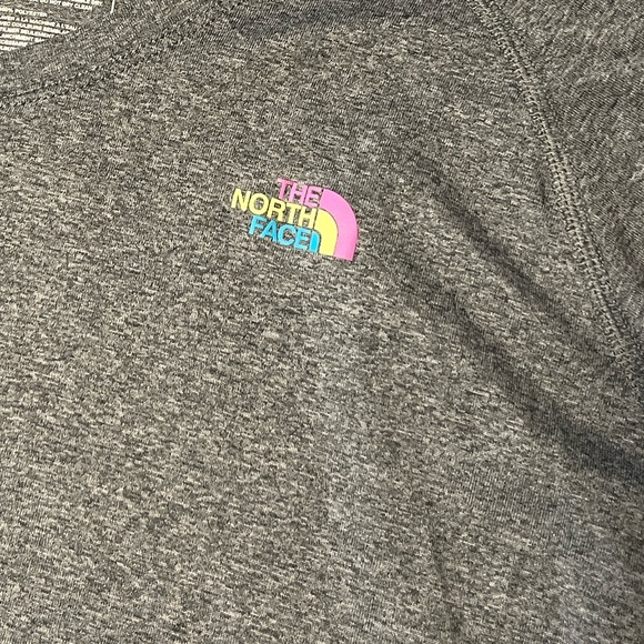 The North Face Women's Reaxion Amp V-Neck T-Shirt x TWO - Picture 7 of 13